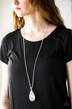 Load image into Gallery viewer, Paparazzi Accessories Spellbinding Sparkle Blockbuster Necklace - Be Adored Jewelry