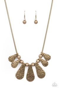 Gallery Goddess - Brass Paparazzi Necklace