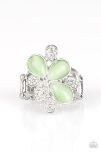 Paparazzi Diamond Daises - Green Ring - Be Adored Jewelry