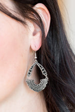 Load image into Gallery viewer, Paparazzi Accessories Royal Engagement - Black Earring - Be Adored Jewelry